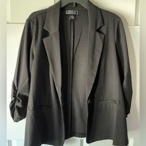NYCC New York Clothing Co 1X Black 3/4 Ruched Sleeve Open Blazer